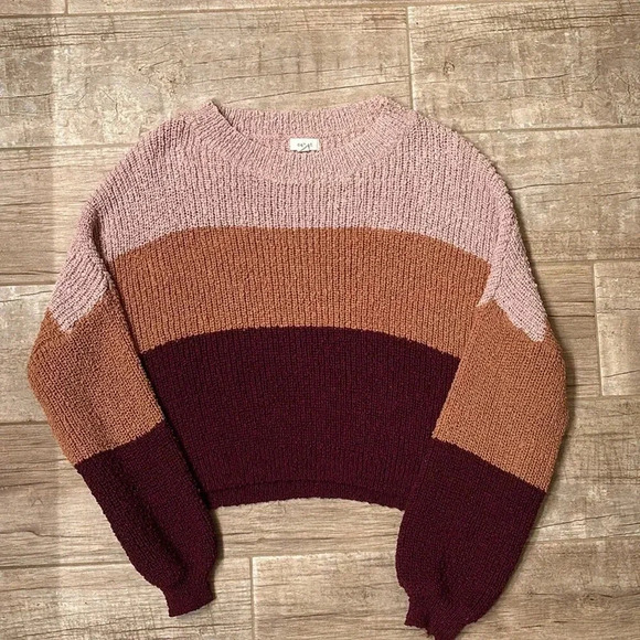 Debut color block sweater🔴 - Picture 2 of 2